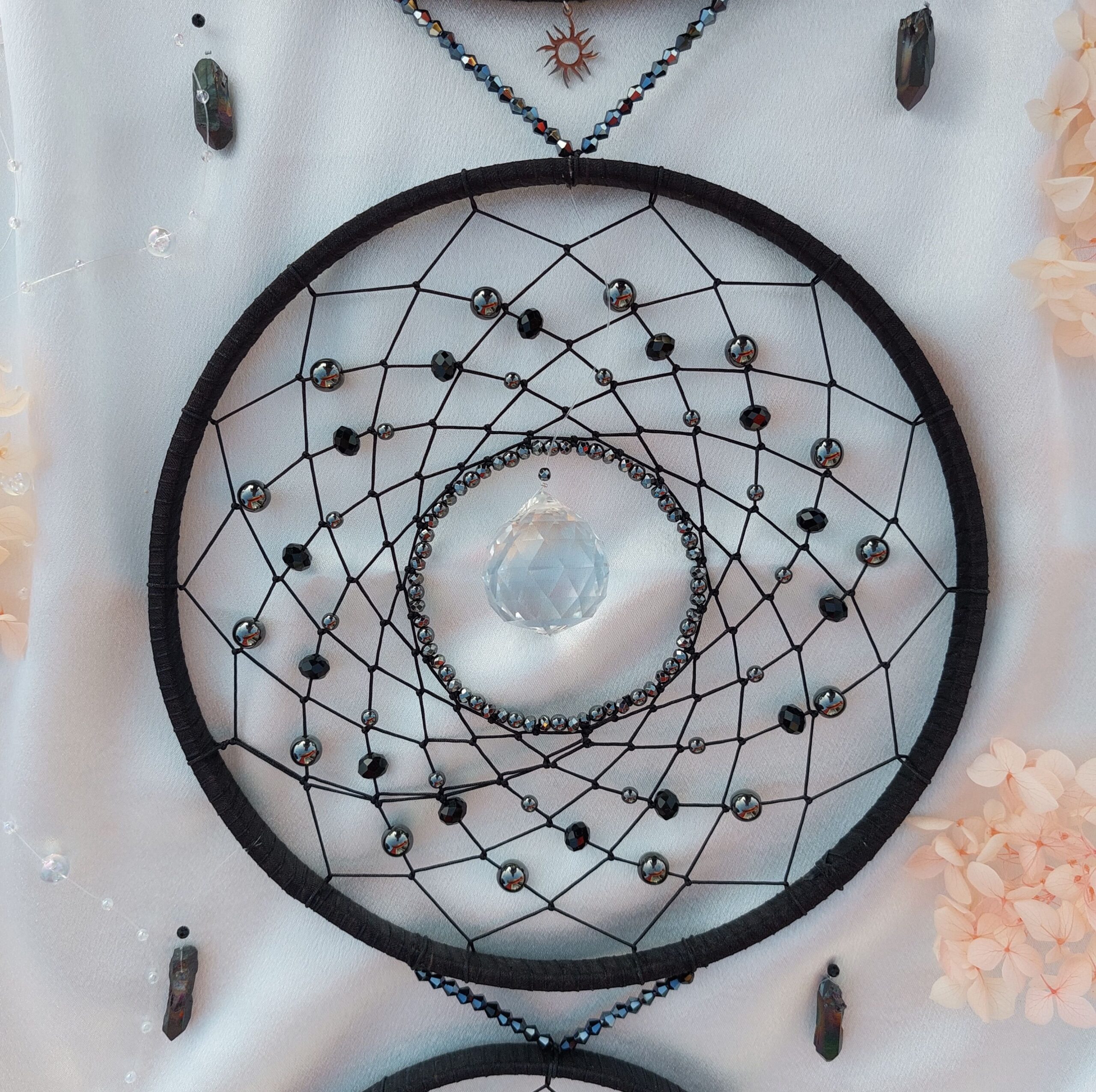 Päikese- ja unenäopüüdja Kolme Rõnga Maagia (must) - Image 4