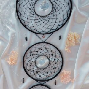 Päikese- ja unenäopüüdja Kolme Rõnga Maagia (must)