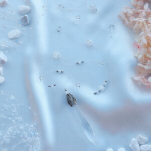 Piklik päikesepüüdja mäekristalliga