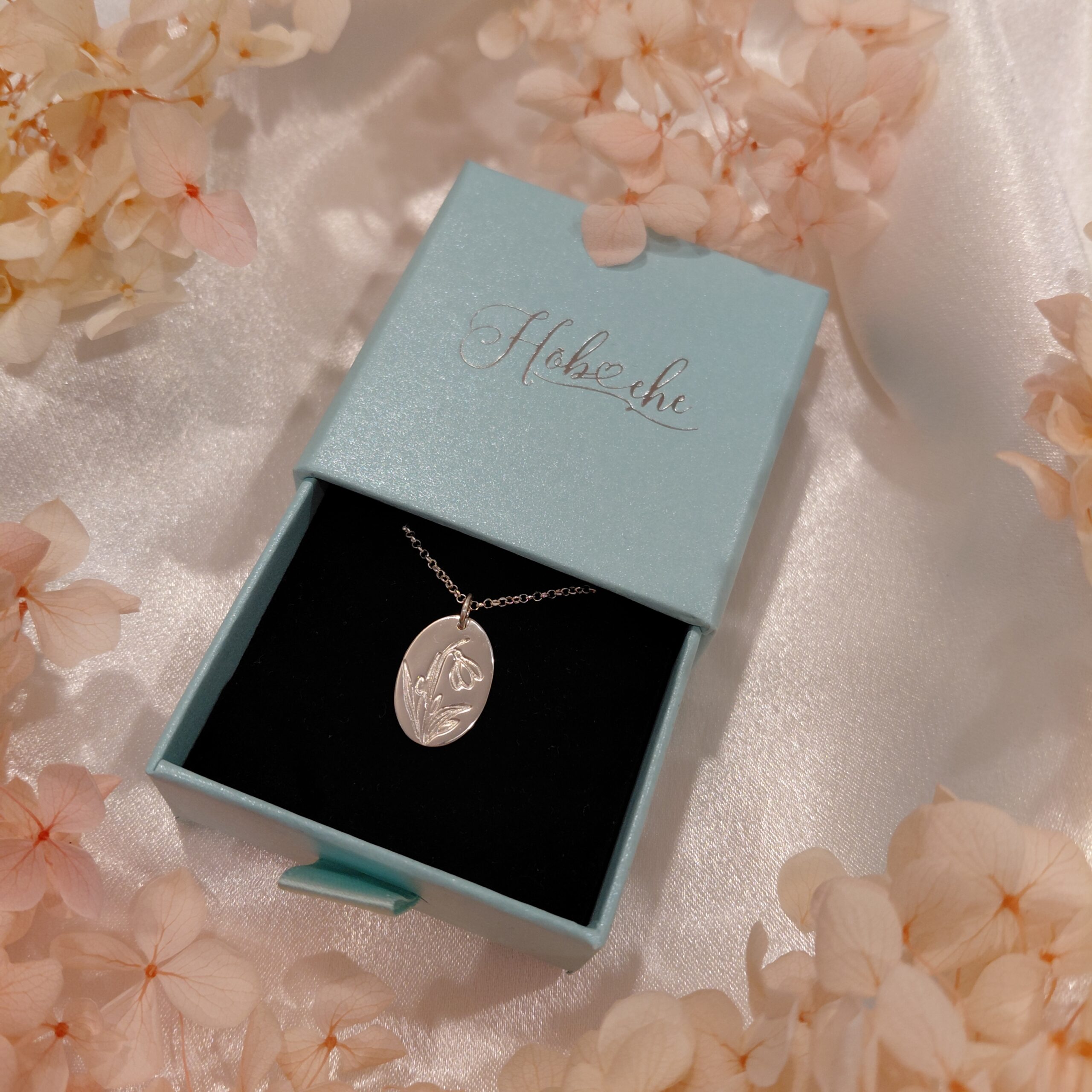 jaanuar, sünnikuu lill, lumikelluke, hõbe, ripats, kaelakee