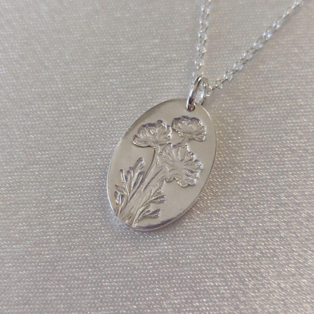 sünnikuu lill, oktoober, kosmos, ripats, kaelakee