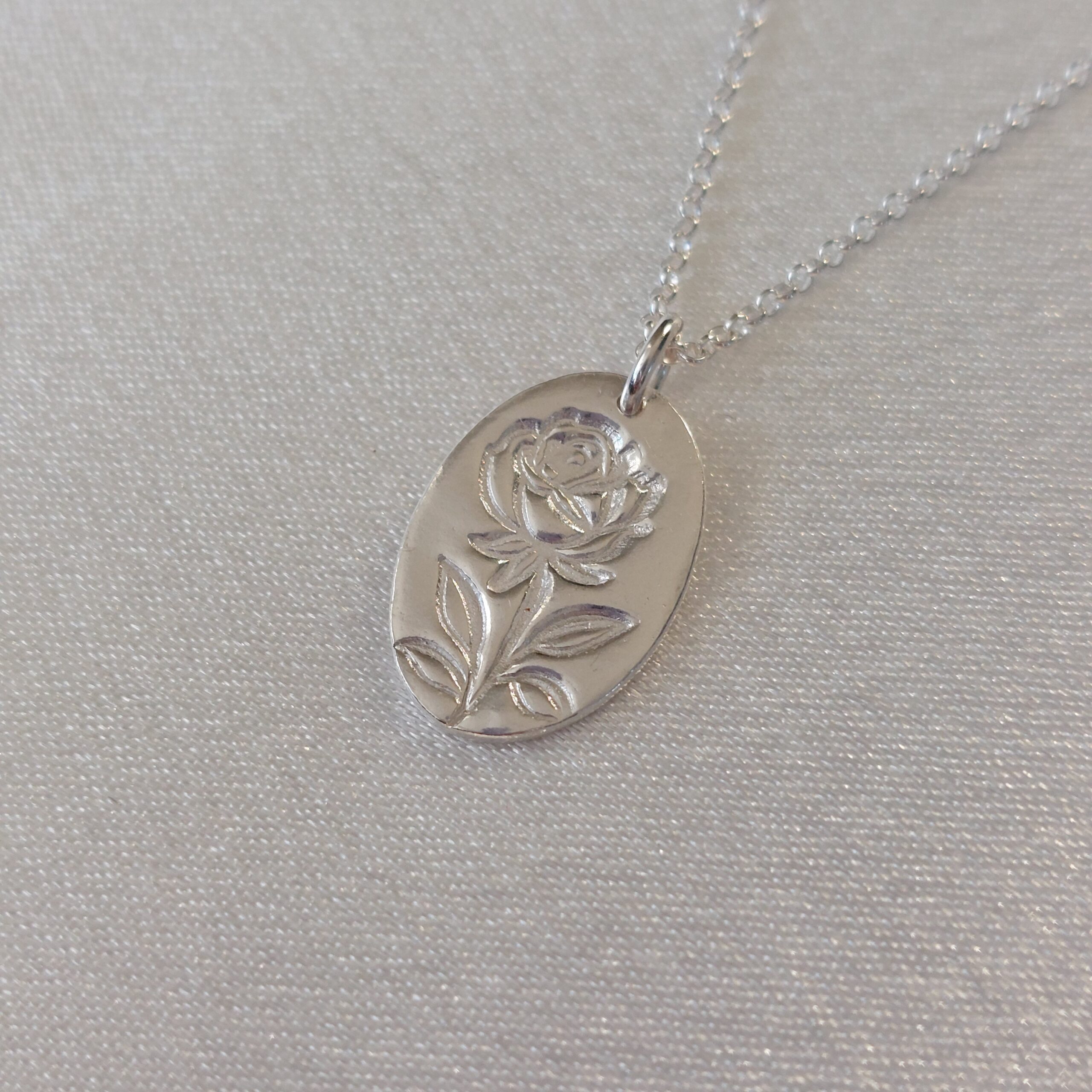 sünnikuu lill, ripats, juuni, roos, kaelakee