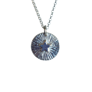 Hõbedast ripats täht