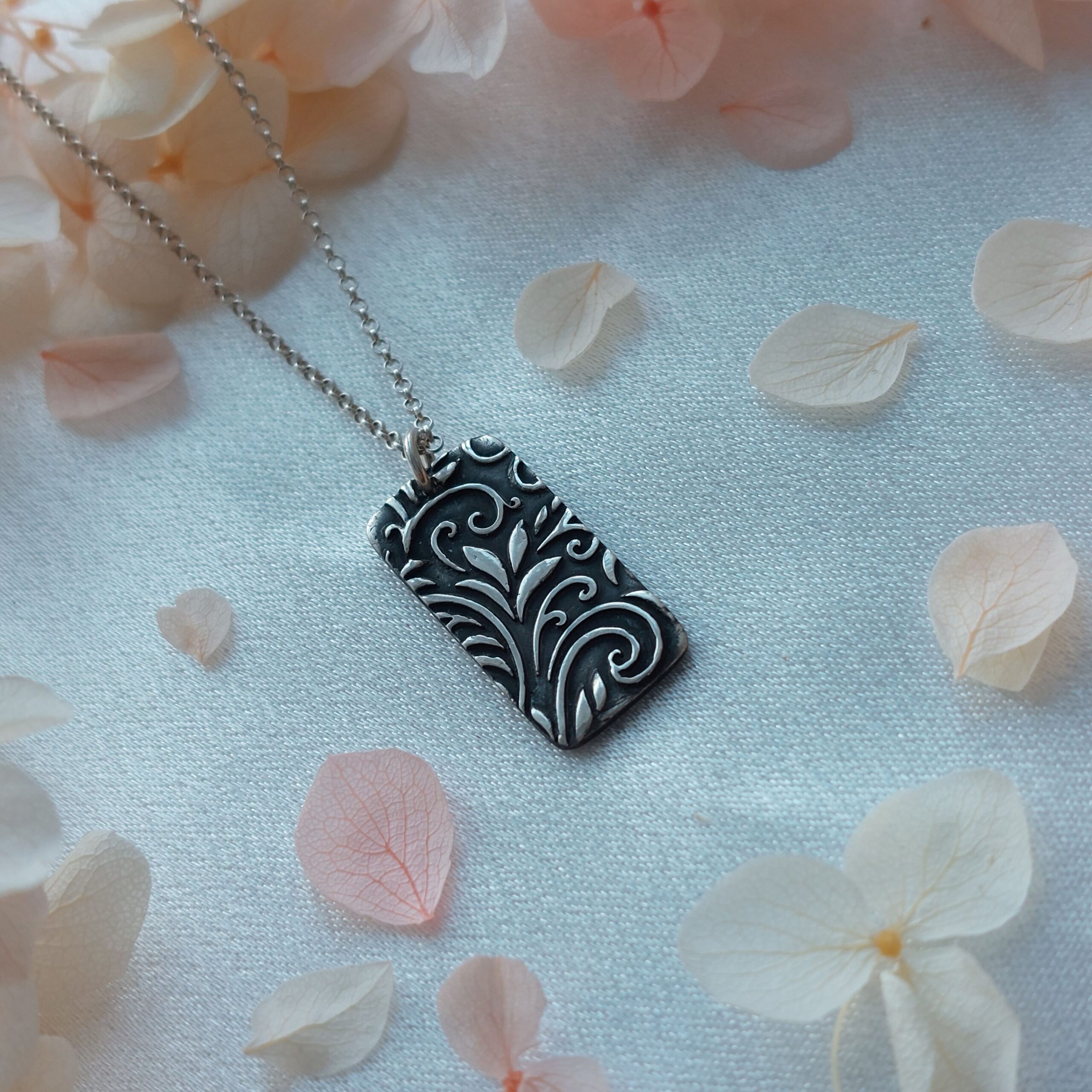 Lilleline ripats, hõbe