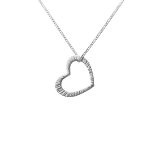 Hõbedast ripats avatud süda