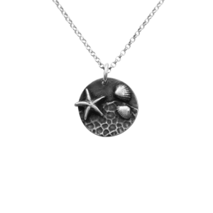 Hõbedast ripats Merevaikus